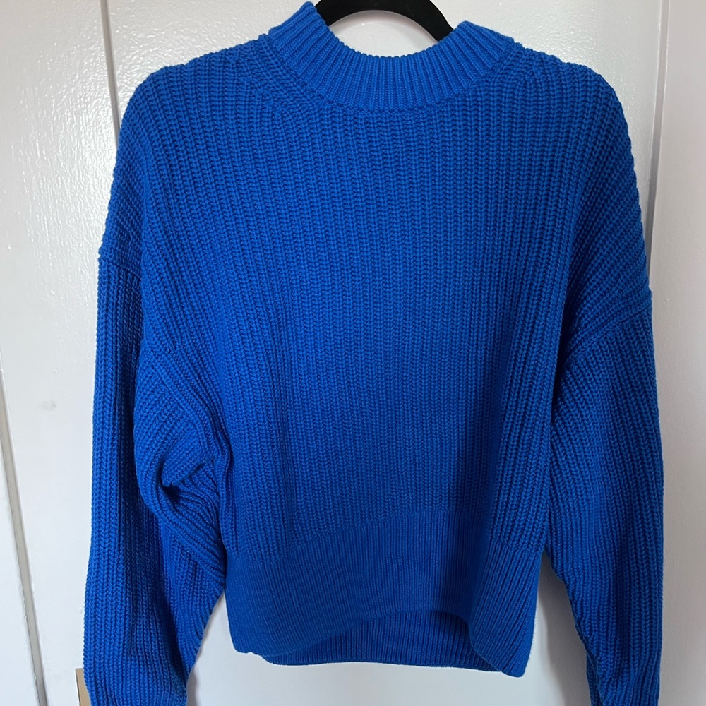 Everlane blue cable knit sweater